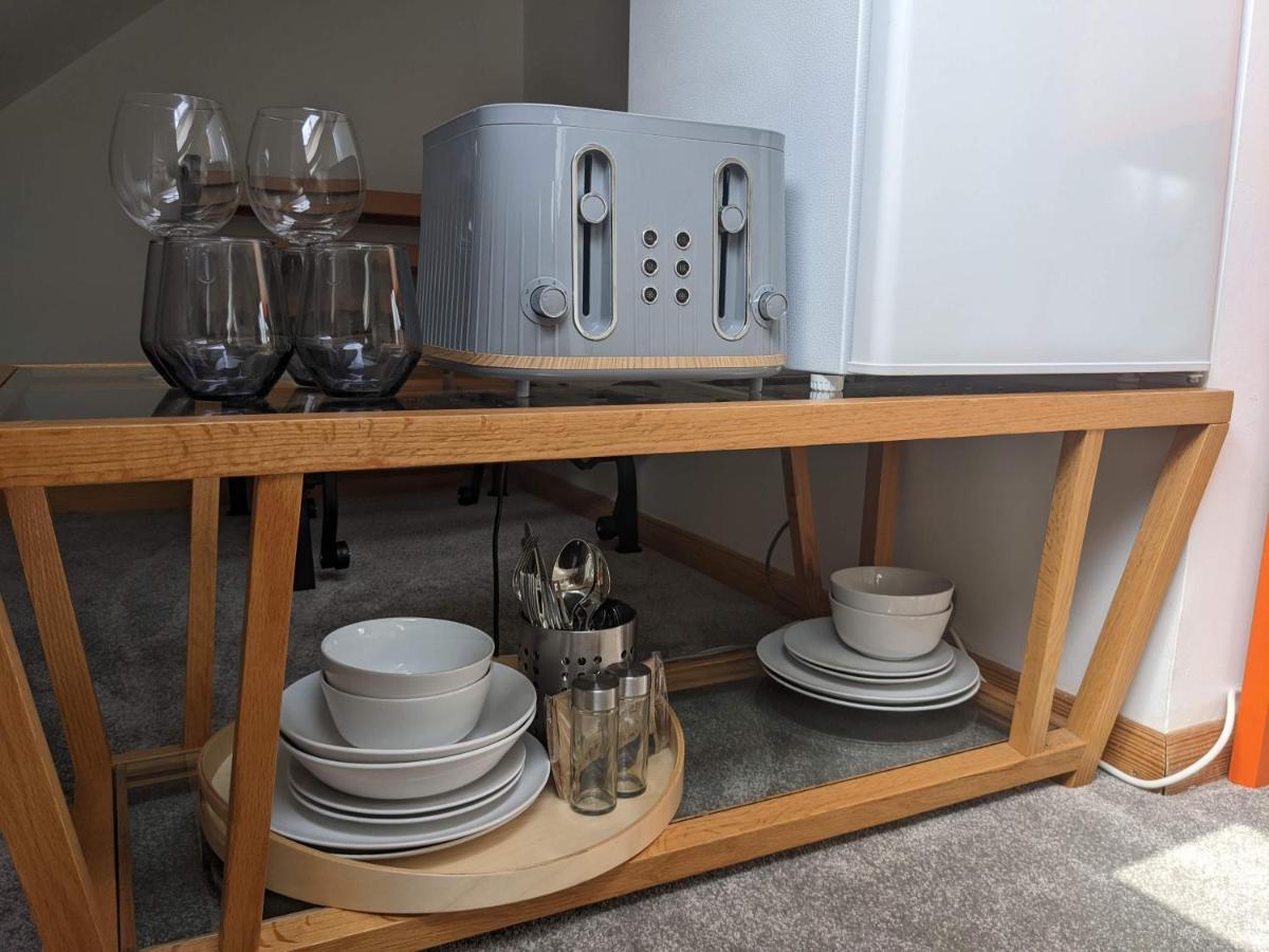 *Large Unique Retro Private Attic & Bathroom* Brighton ภายนอก รูปภาพ
